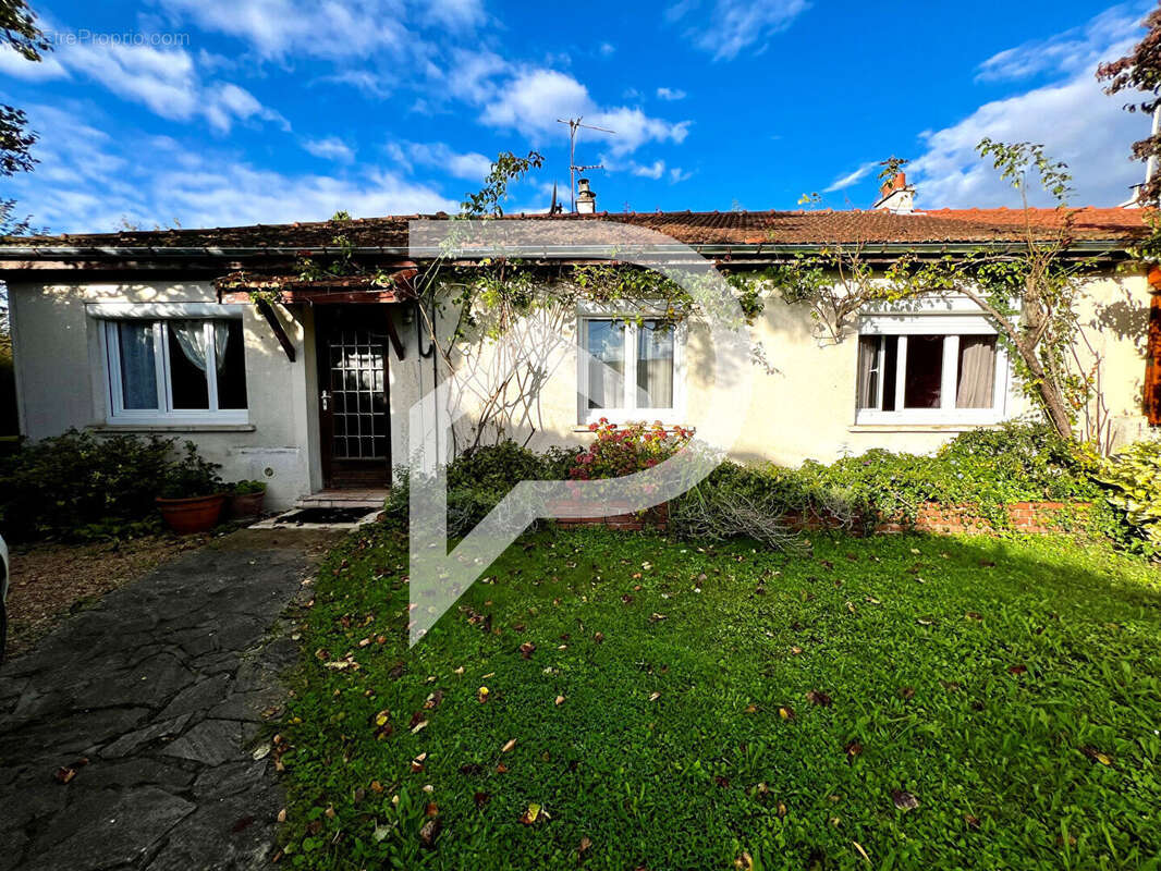 Maison à VIRY-CHATILLON