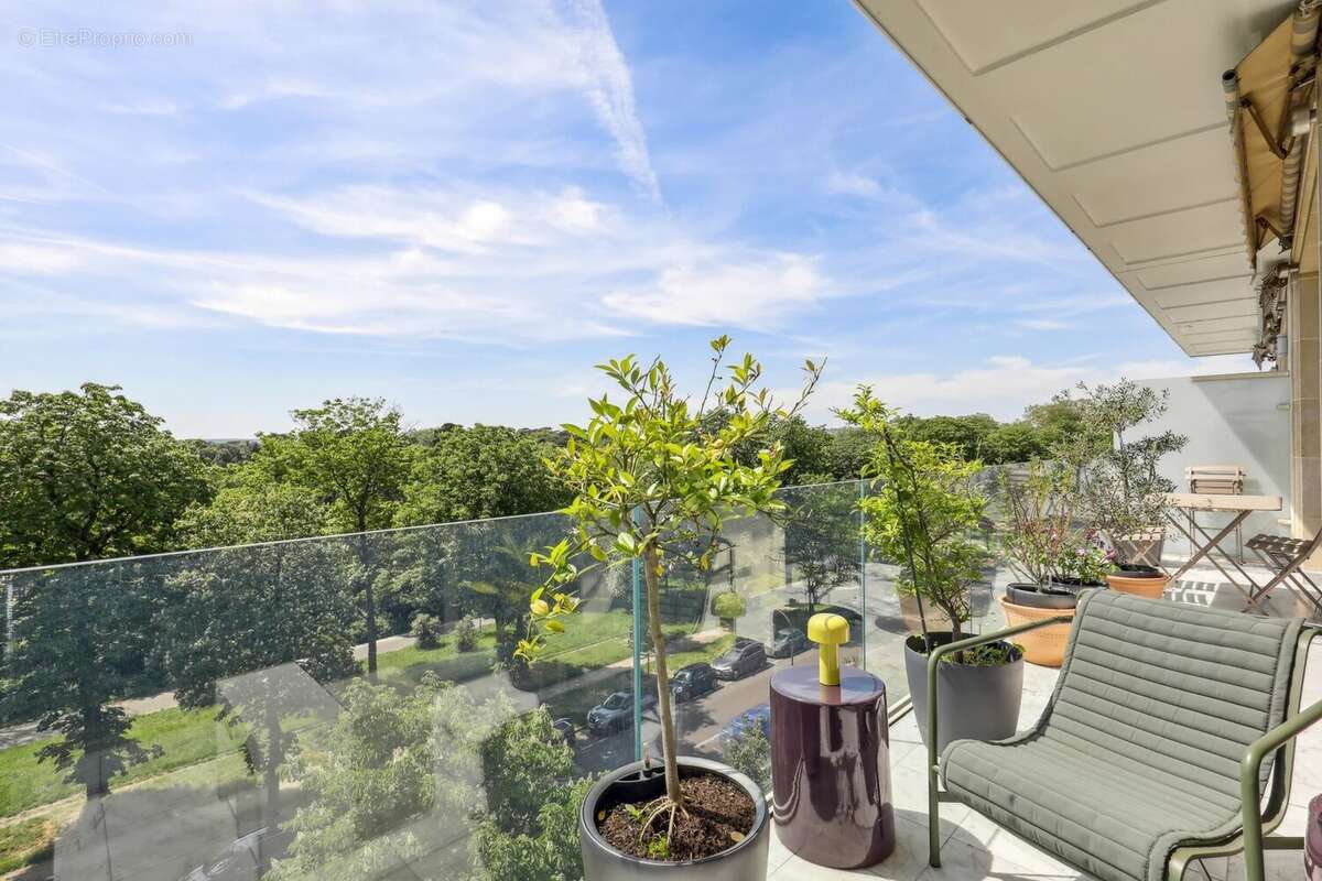 Appartement à NEUILLY-SUR-SEINE