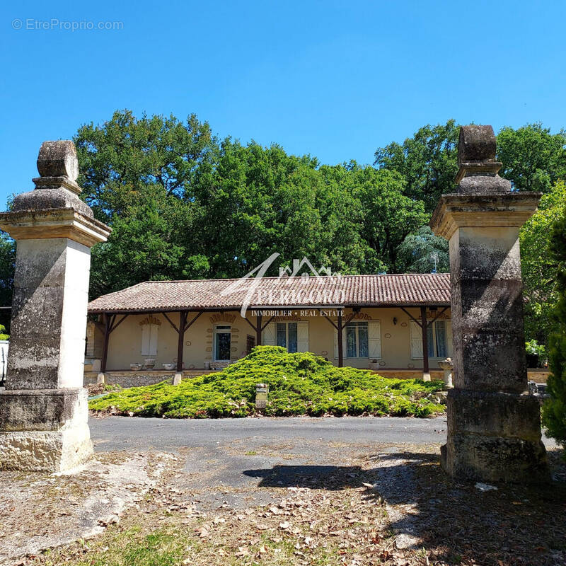 Maison à MONSAC