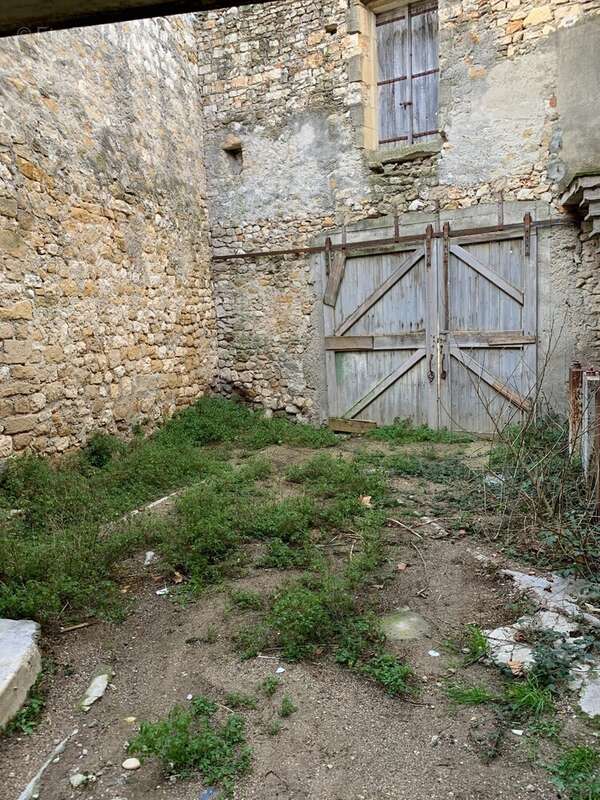 Appartement à SAINT-CHAPTES