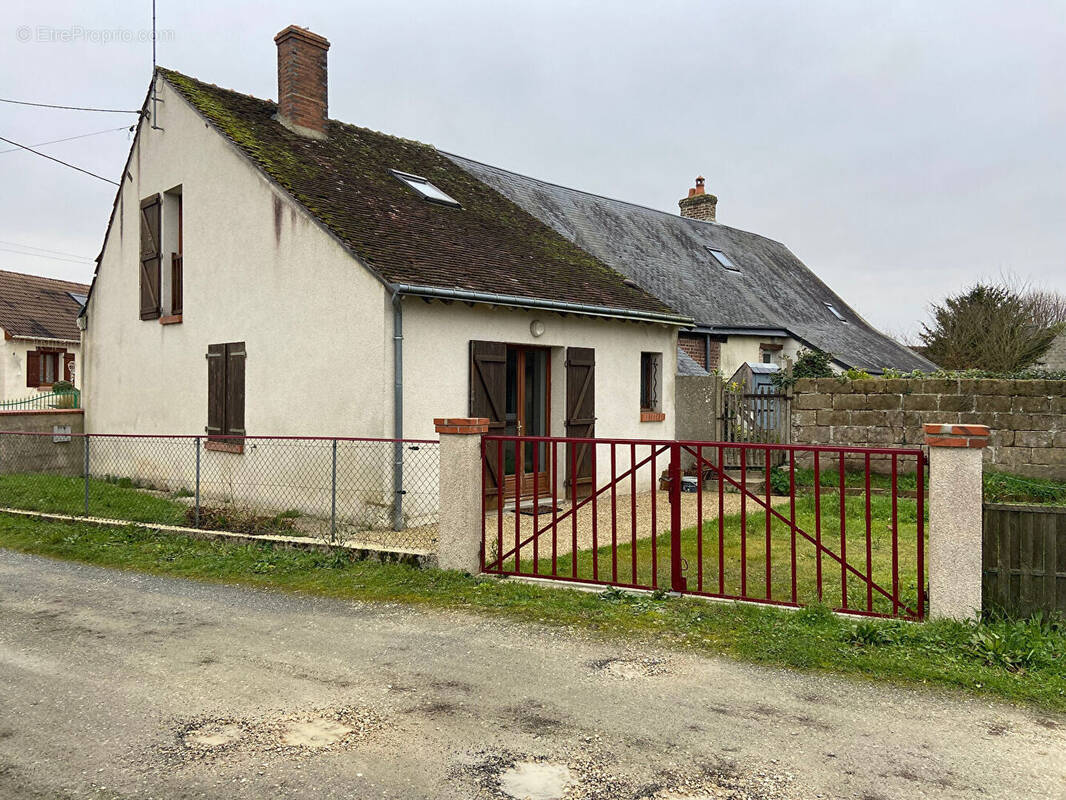 Maison à SAINT-AMAND-LONGPRE