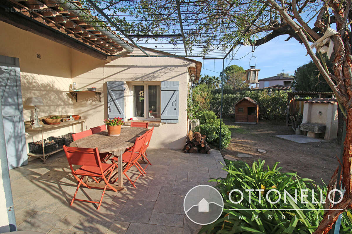 Maison à ROQUEBRUNE-SUR-ARGENS