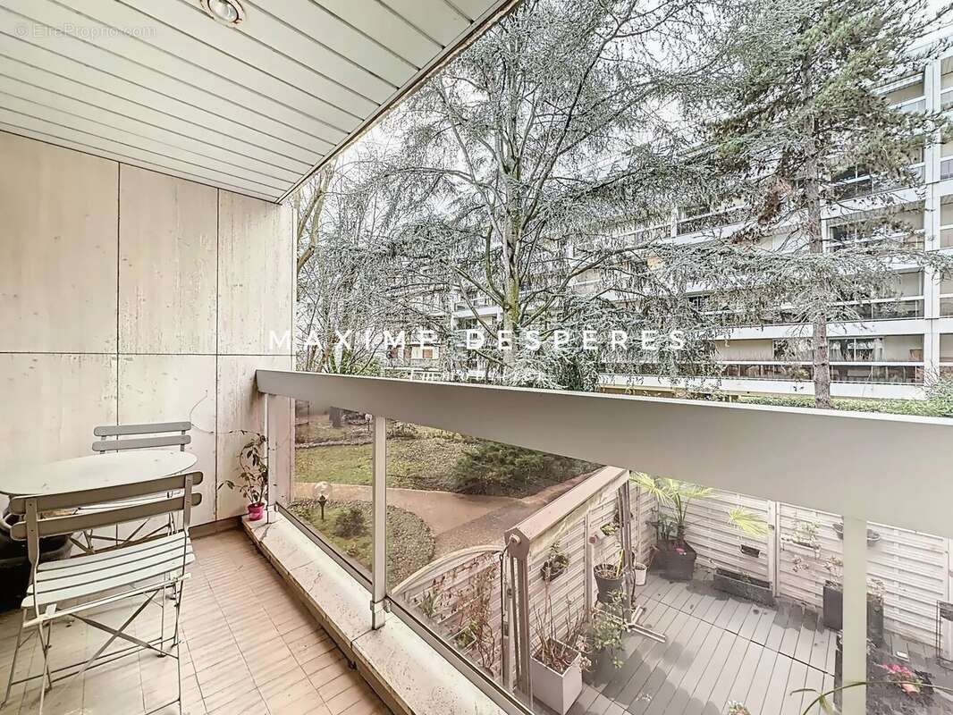 Appartement à NEUILLY-SUR-SEINE