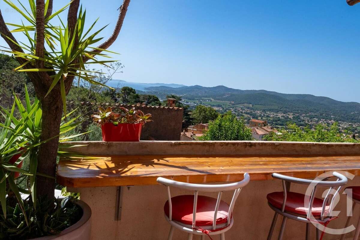 Appartement à BORMES-LES-MIMOSAS