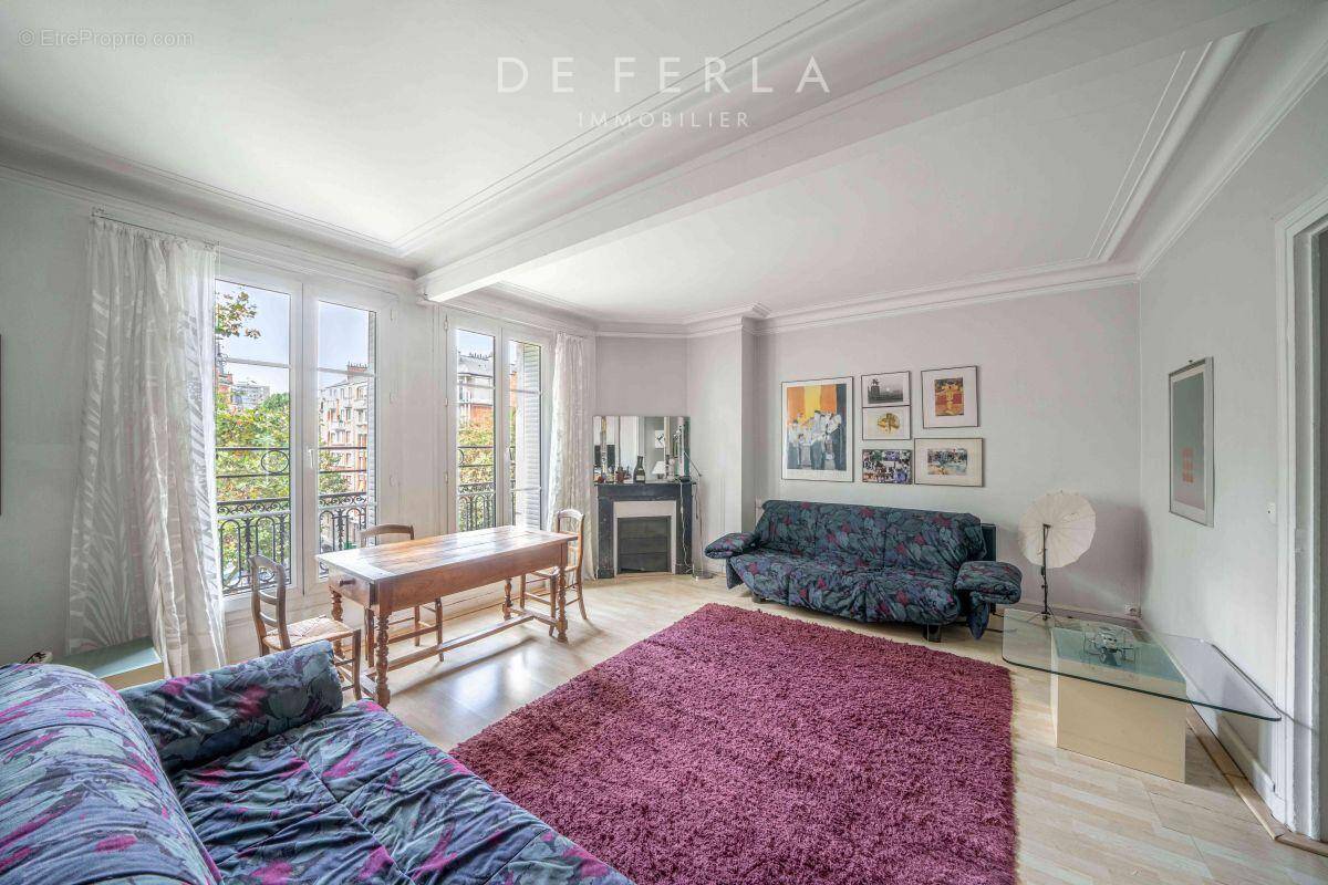 Appartement à PARIS-14E