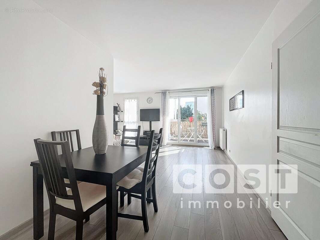 Appartement à GENNEVILLIERS