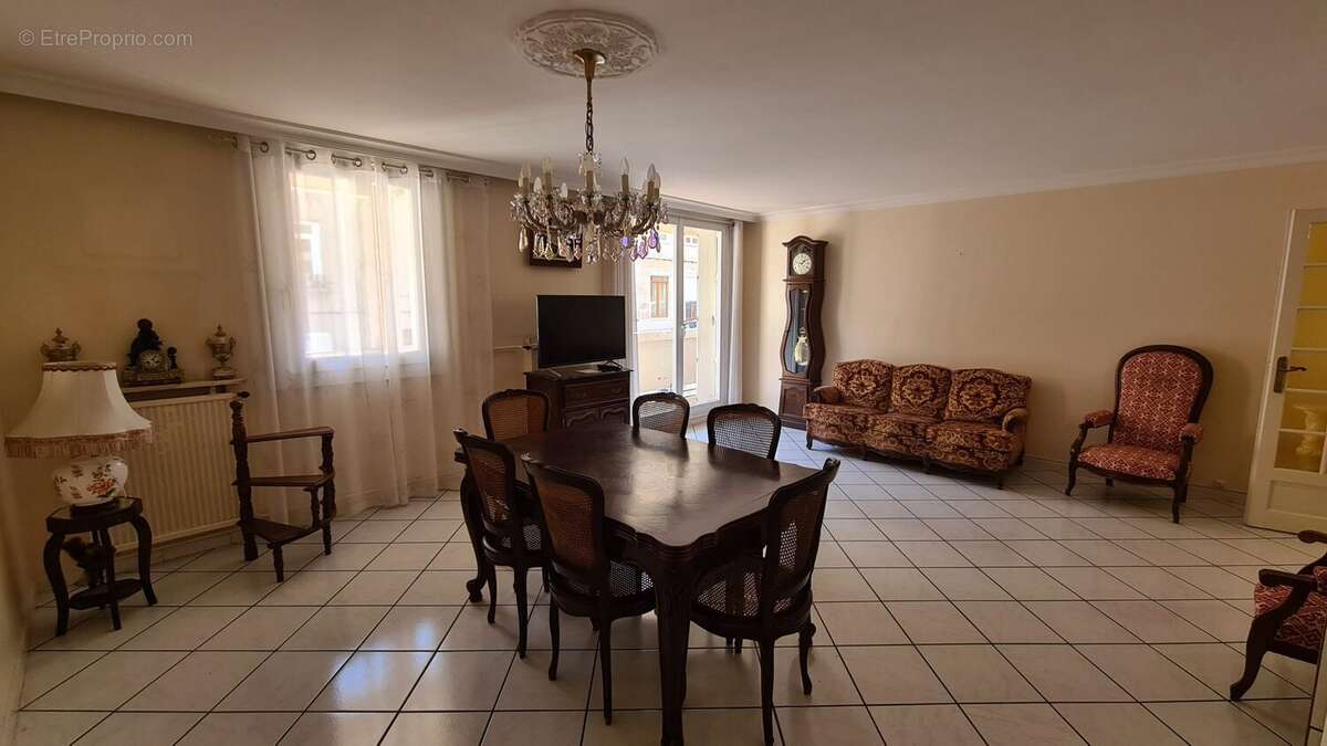 Appartement à SAINT-ETIENNE