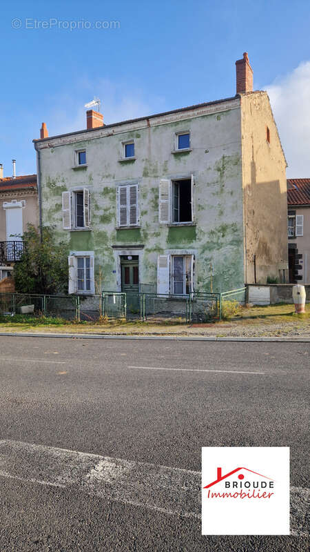 Maison à SAINT-BEAUZIRE