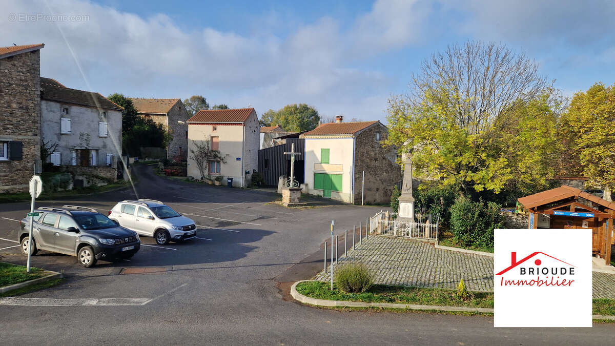 Maison à SAINT-BEAUZIRE