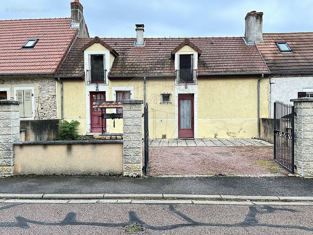 Maison à MAGNY-COURS