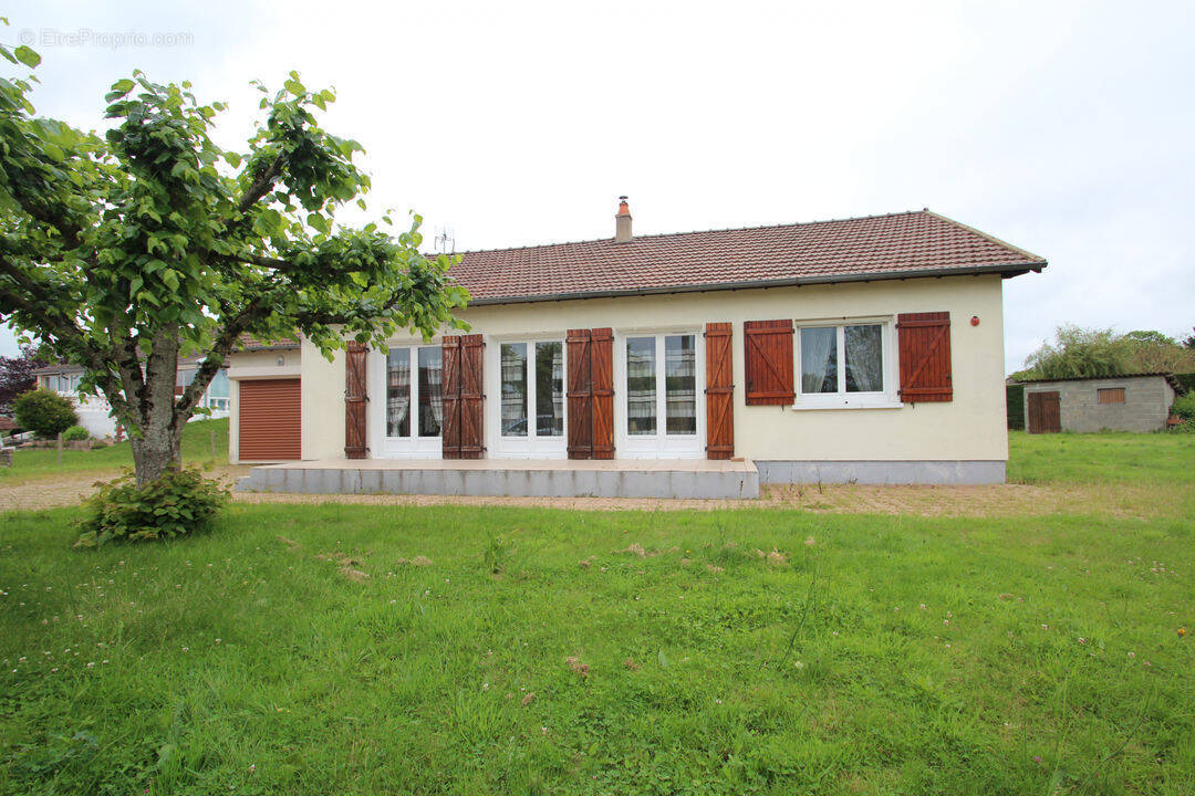 Maison à CHARRIN