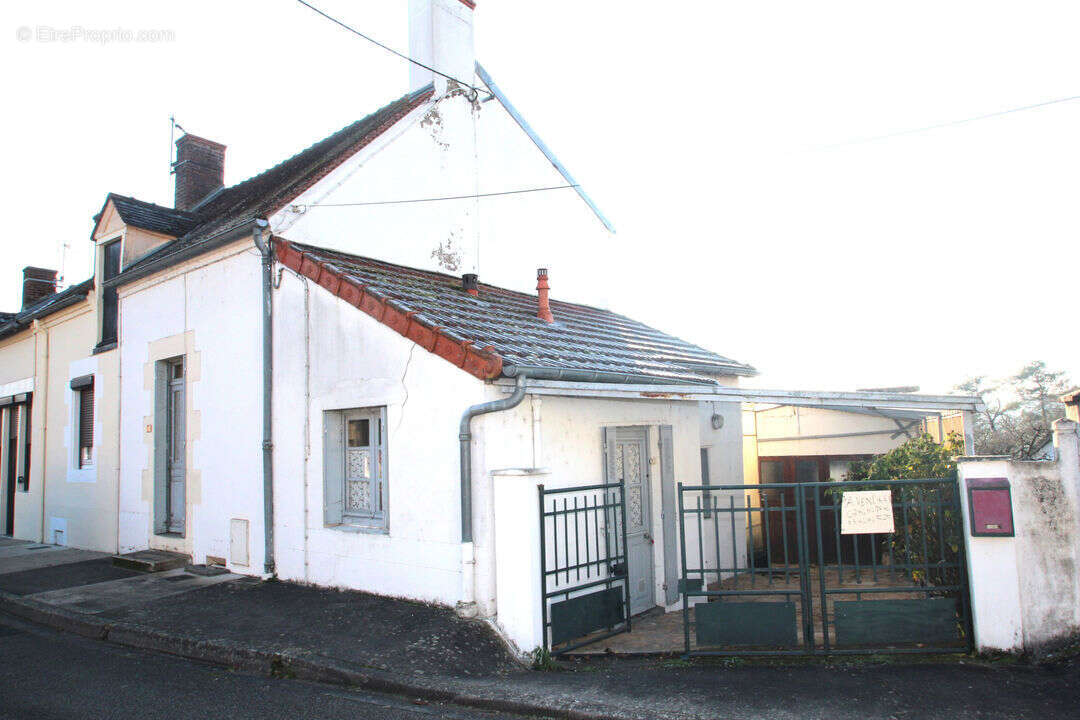 Maison à COSSAYE