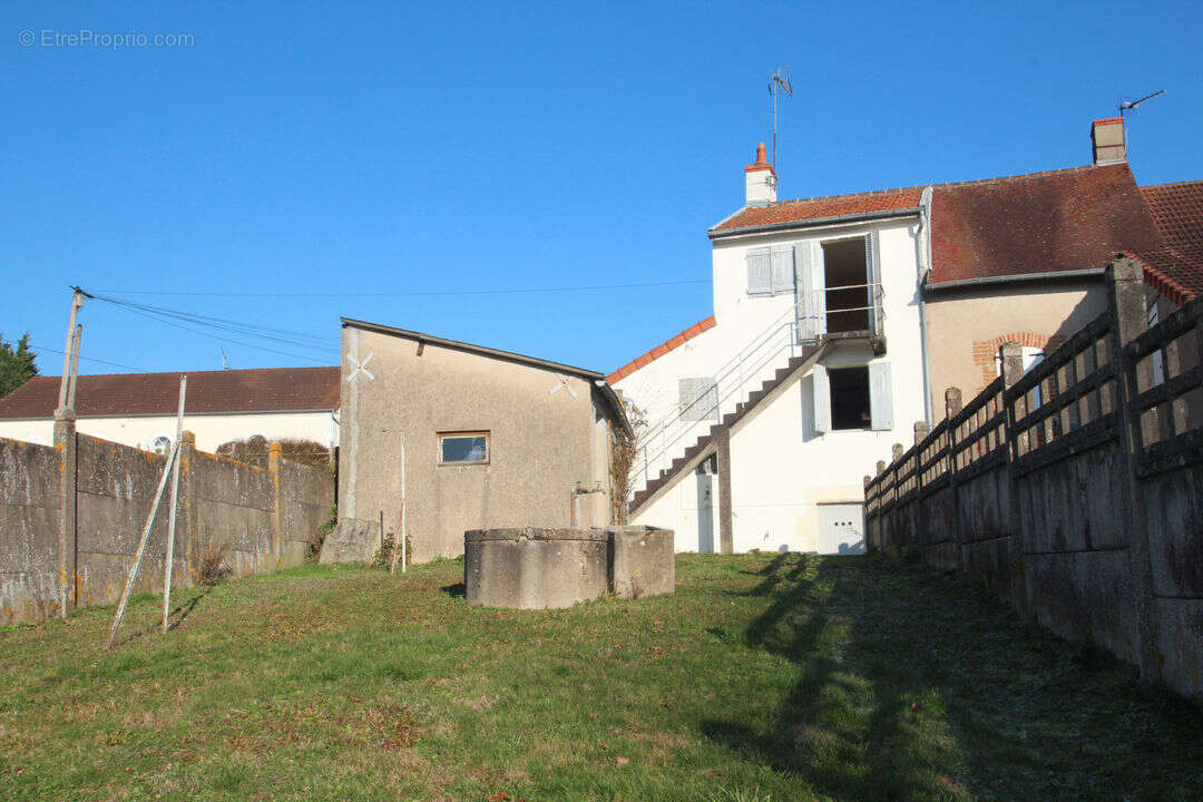 Maison à COSSAYE