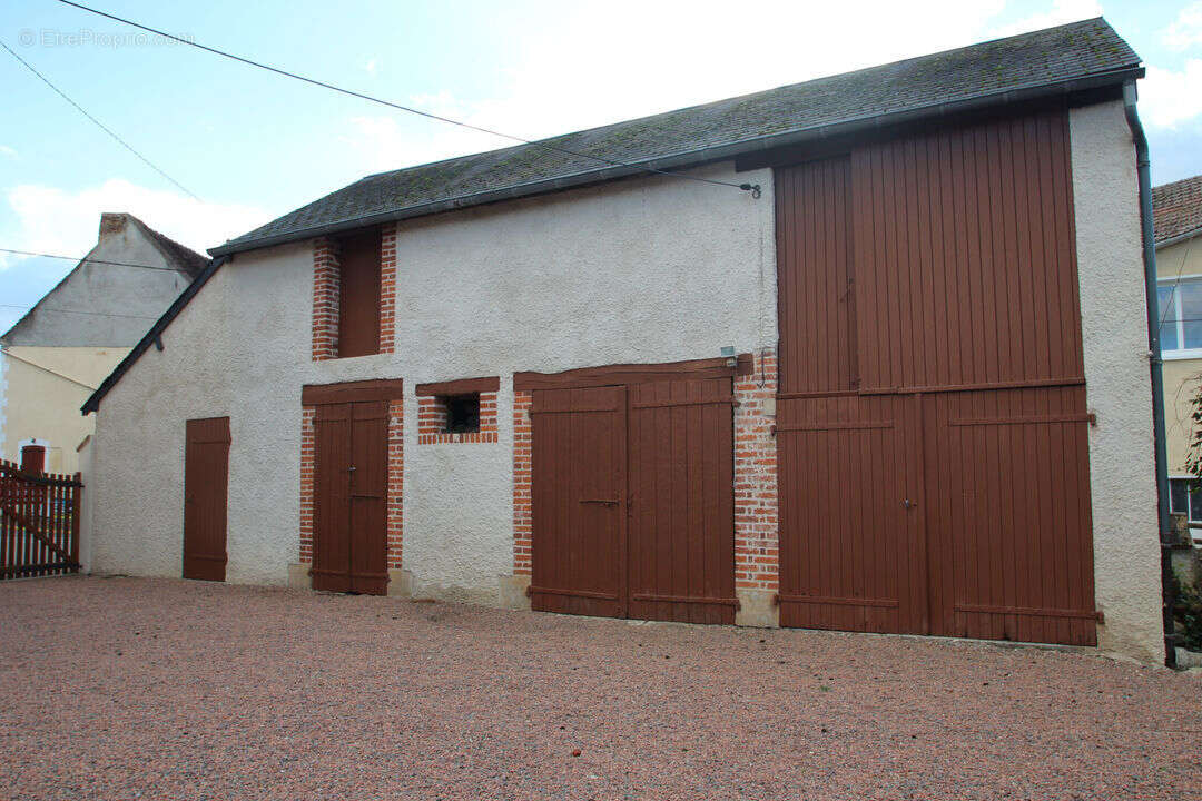 Maison à CERCY-LA-TOUR