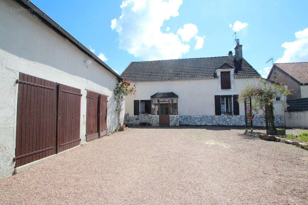 Maison à DEVAY