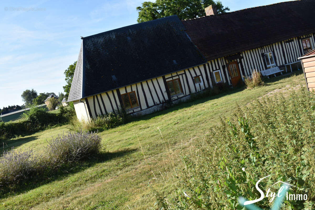 Maison à LE BEC-HELLOUIN