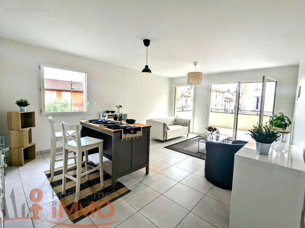 Appartement à MONTROND-LES-BAINS