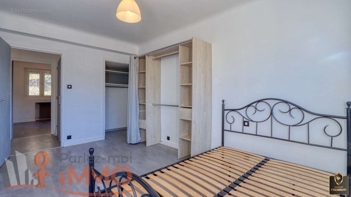 Appartement à UNIEUX