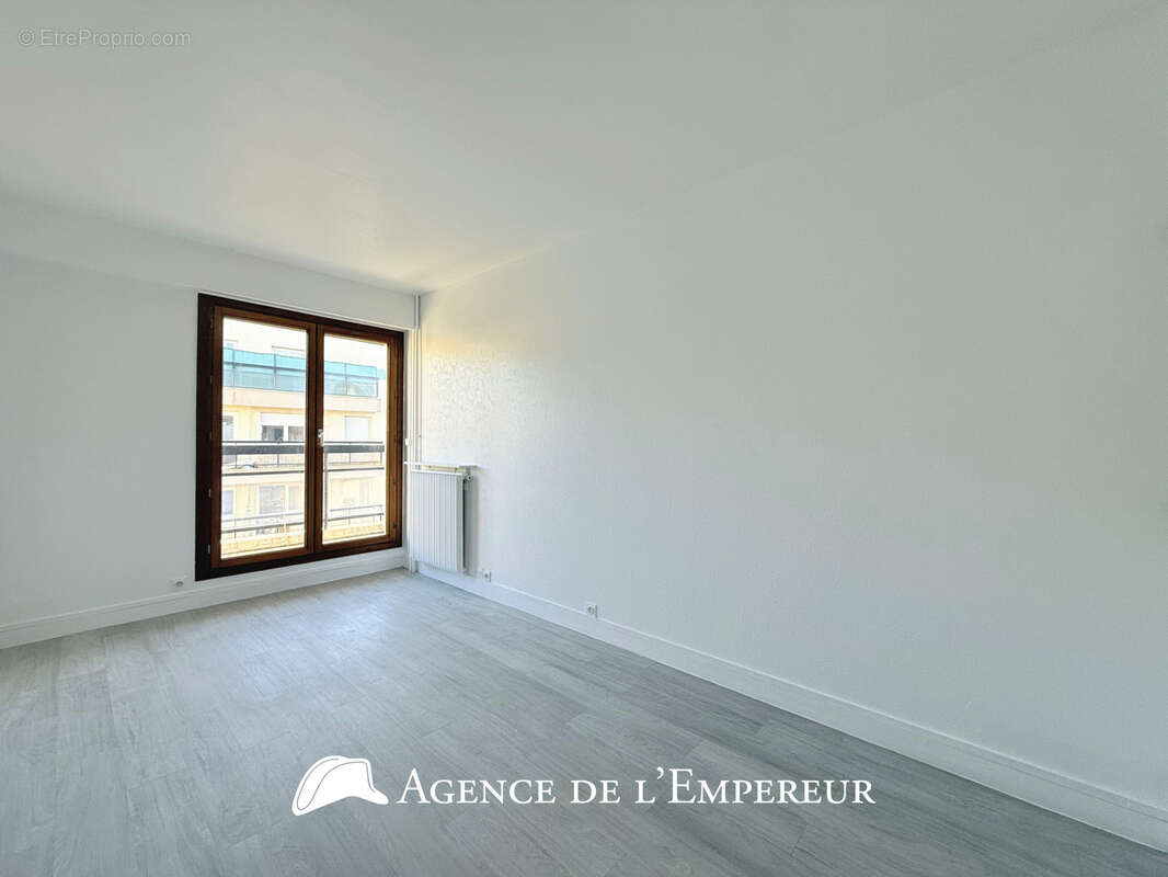 Appartement à NANTERRE