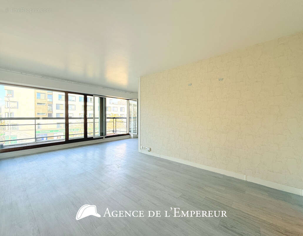 Appartement à NANTERRE