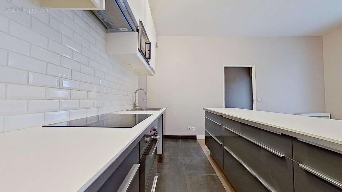 Appartement à COURBEVOIE