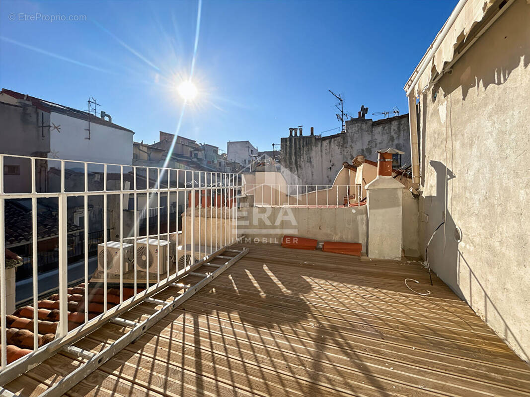 Appartement à MARSEILLE-2E