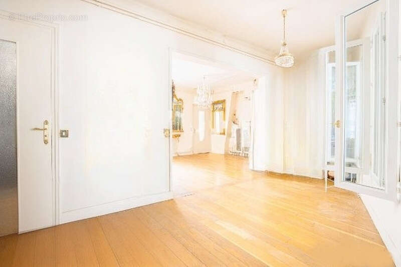 Appartement à PARIS-9E