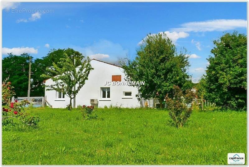 Maison à RIOUX