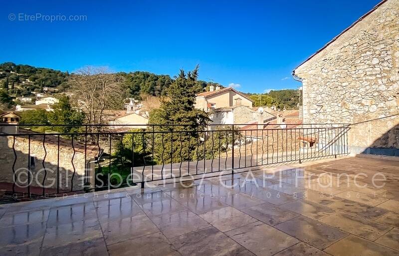 Appartement à LA COLLE-SUR-LOUP