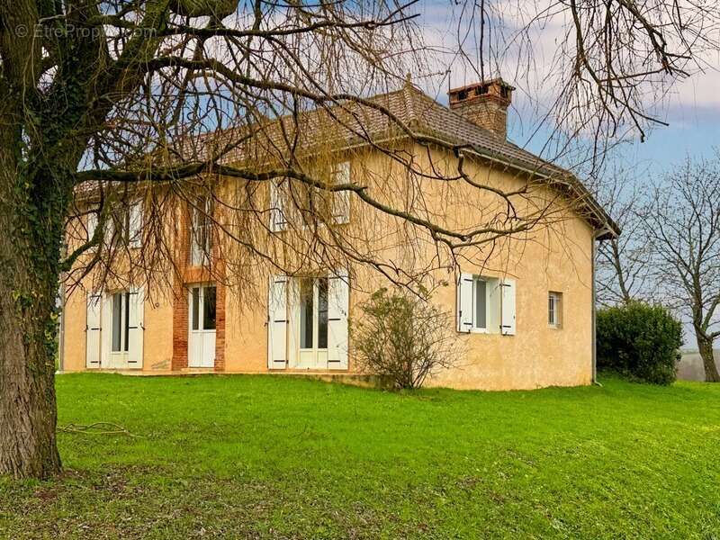 Maison à TRIE-SUR-BAISE