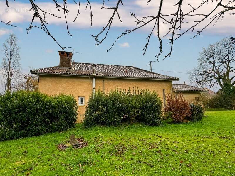 Maison à TRIE-SUR-BAISE