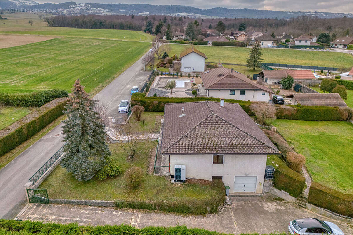 Maison à FEIGERES