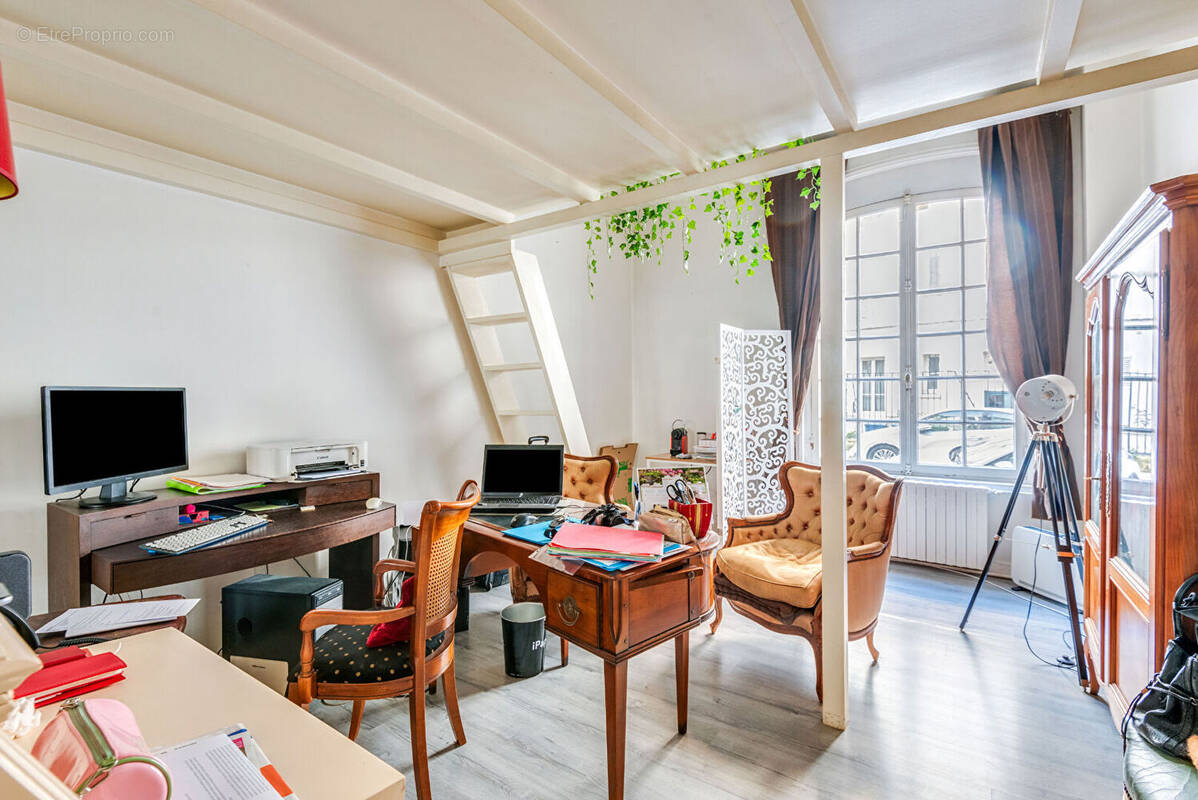 Appartement à NEUILLY-SUR-SEINE