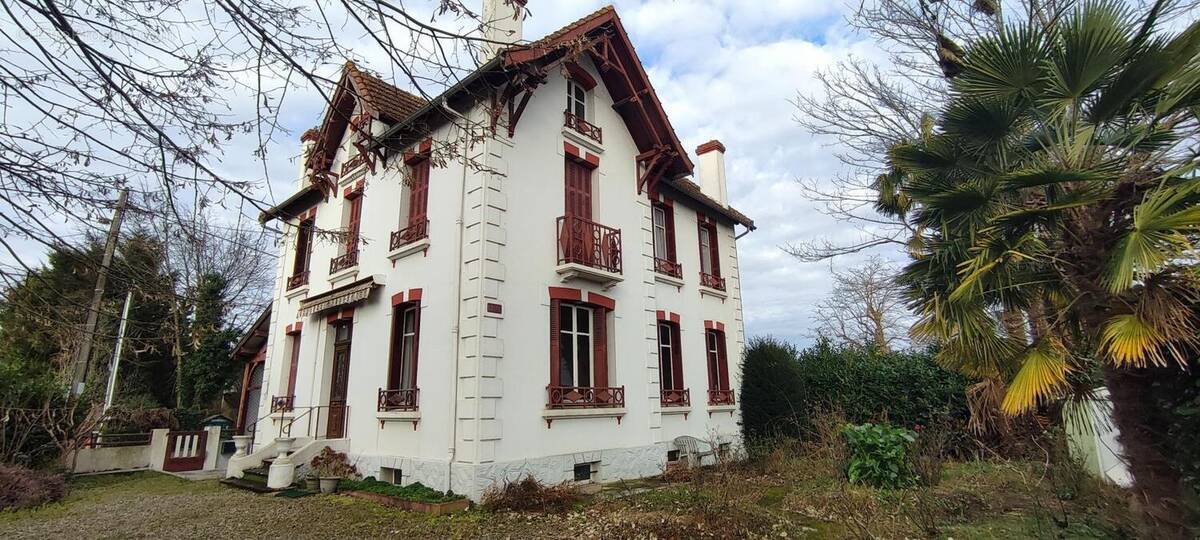 Maison à VIC-EN-BIGORRE