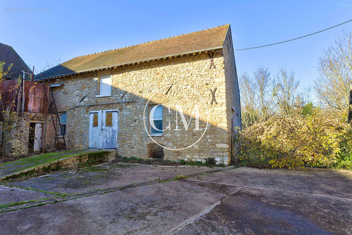 Maison à SAINT-NOM-LA-BRETECHE