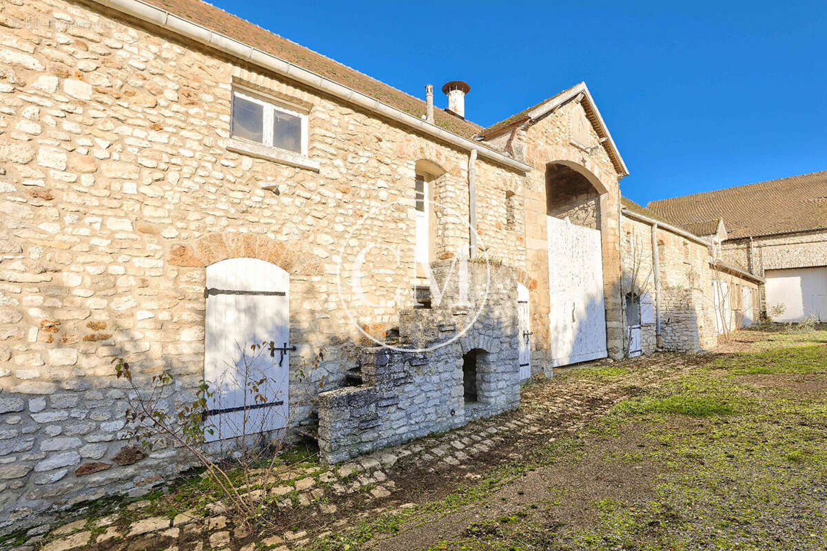 Maison à SAINT-NOM-LA-BRETECHE