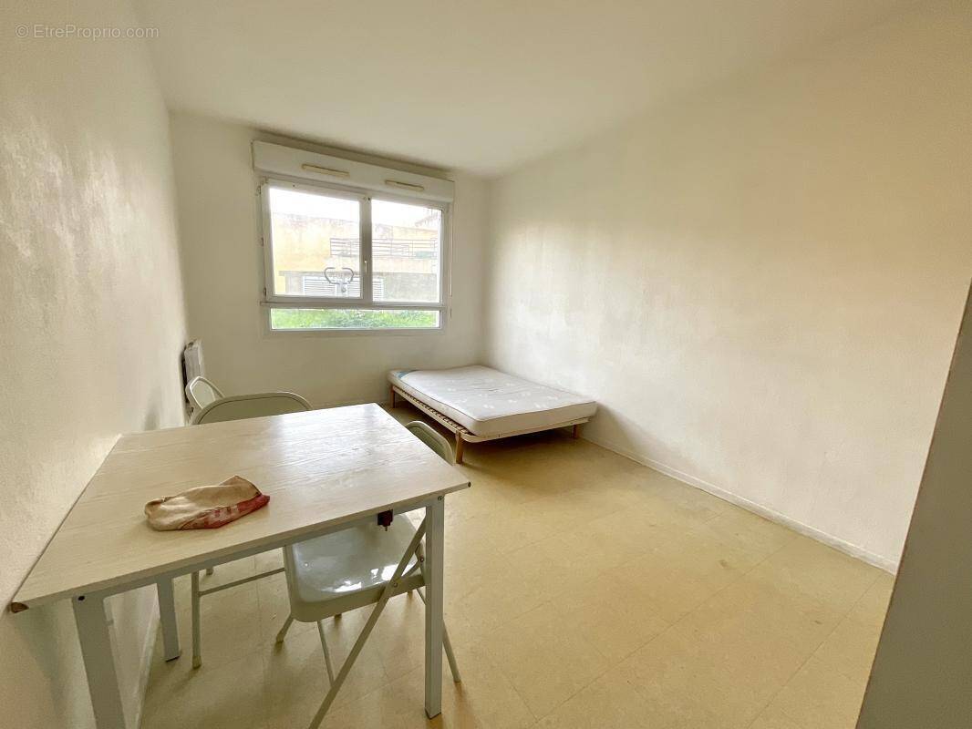 Appartement à MARSEILLE-1E