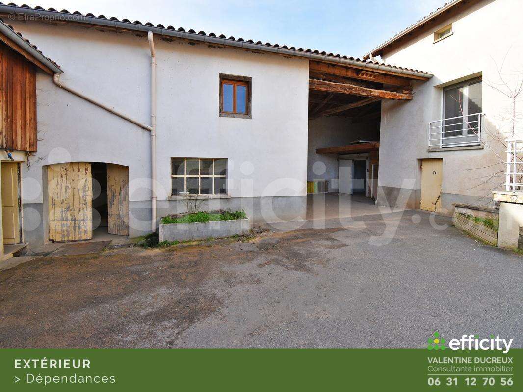 Maison à CHAZELLES-SUR-LYON