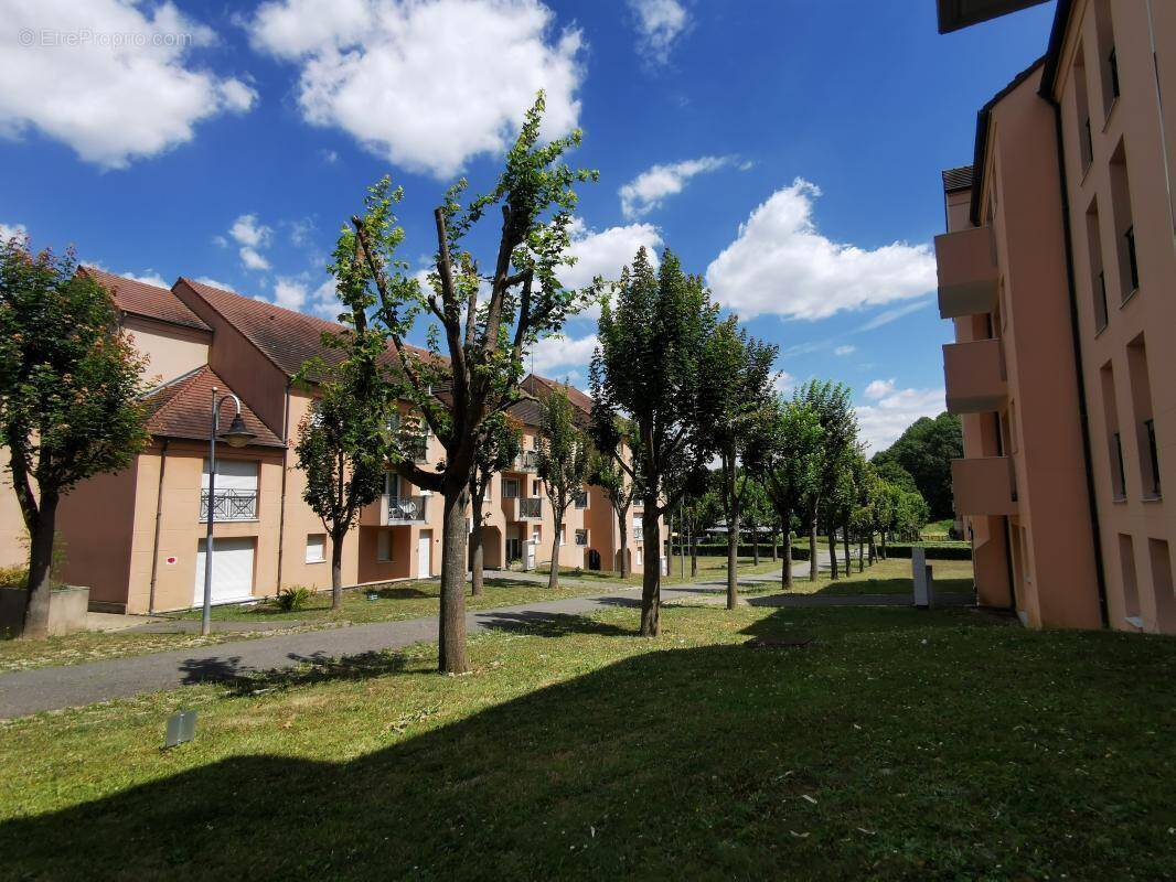 Appartement à SAULX-LES-CHARTREUX