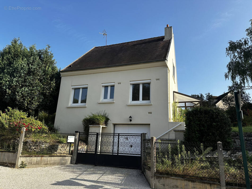 Maison à SANTEUIL