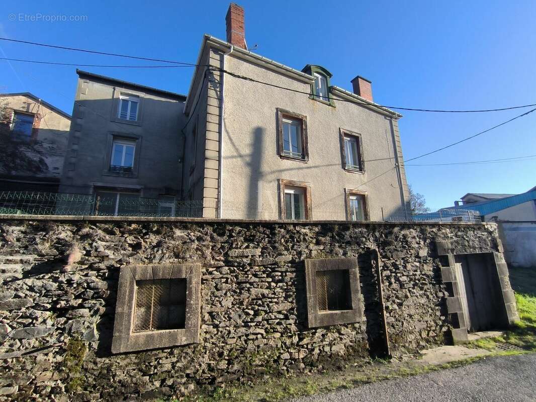 Appartement à SAINT-JUNIEN