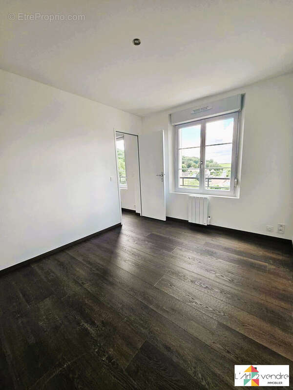 Chambre 3 - Appartement à LONGUEIL-ANNEL