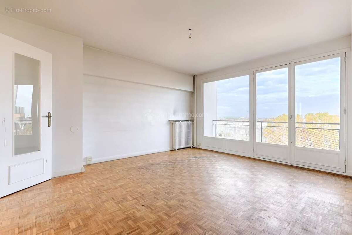 Appartement à PARIS-17E