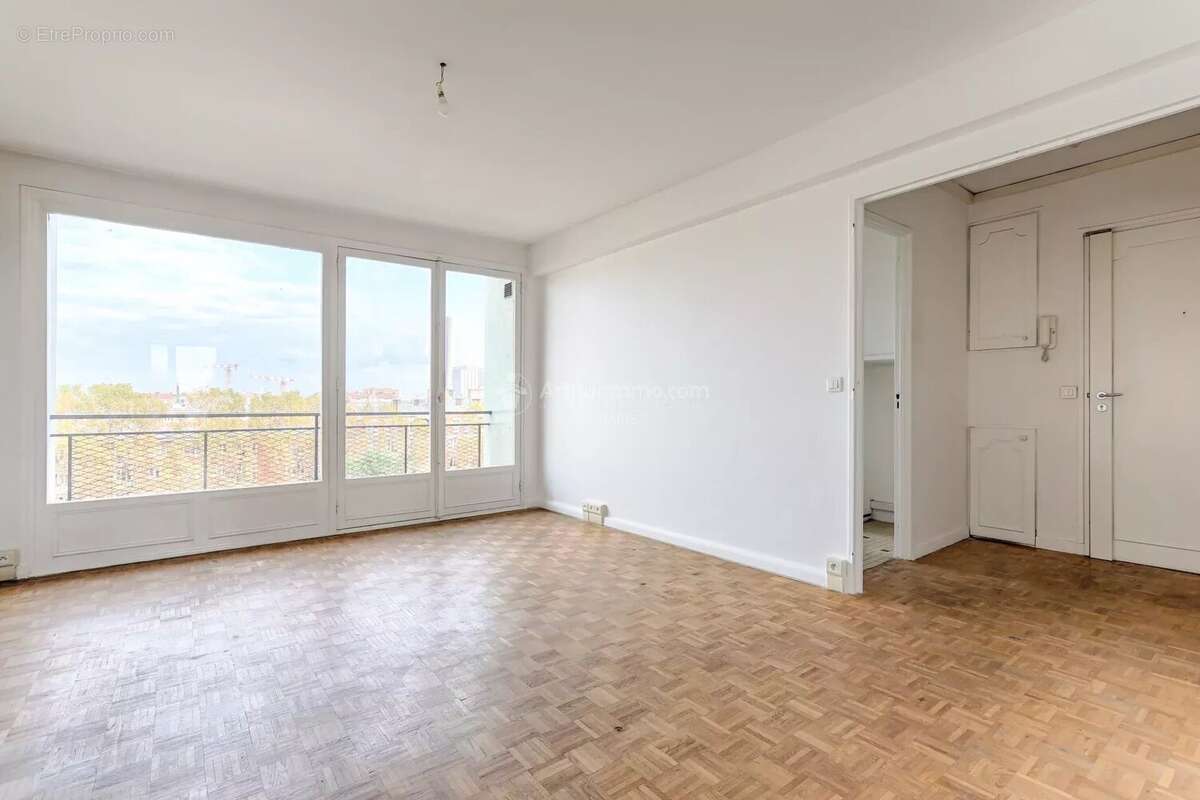 Appartement à PARIS-17E