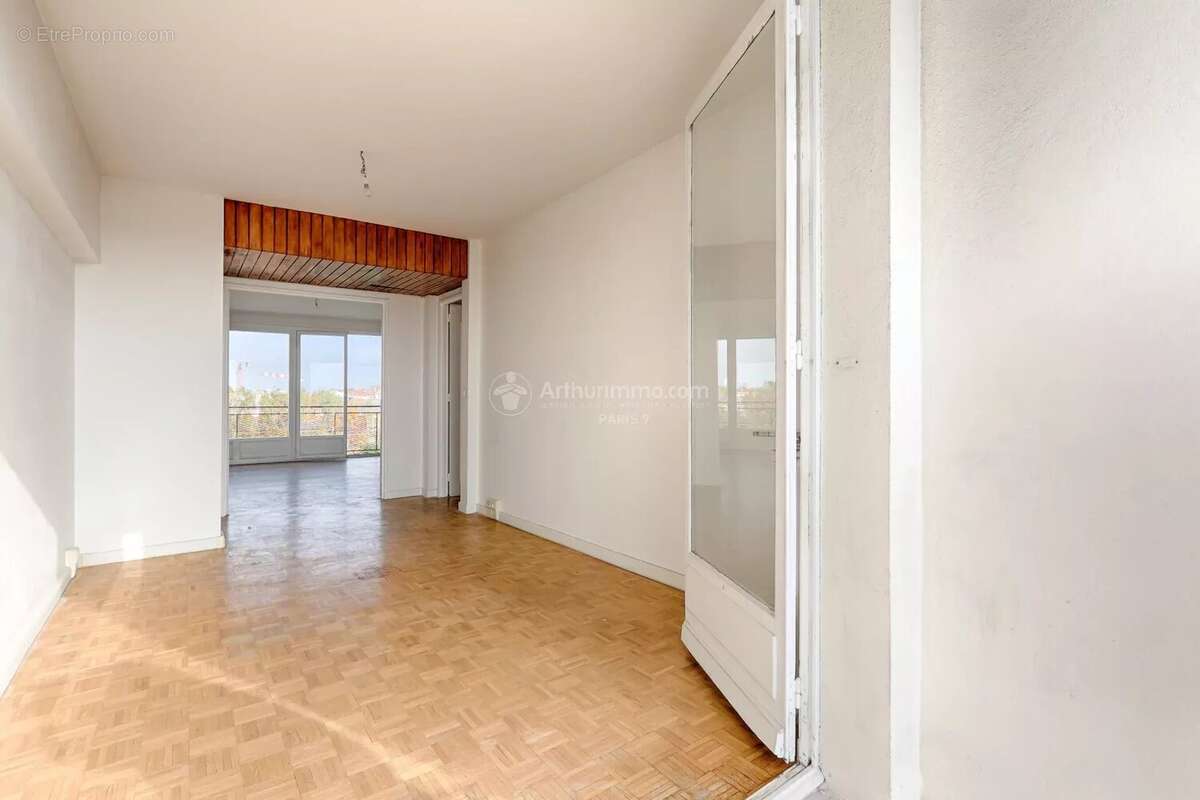 Appartement à PARIS-17E