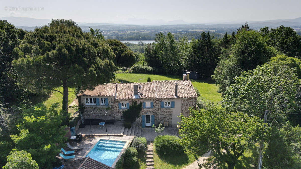 Maison à SAINT-GEORGES-LES-BAINS