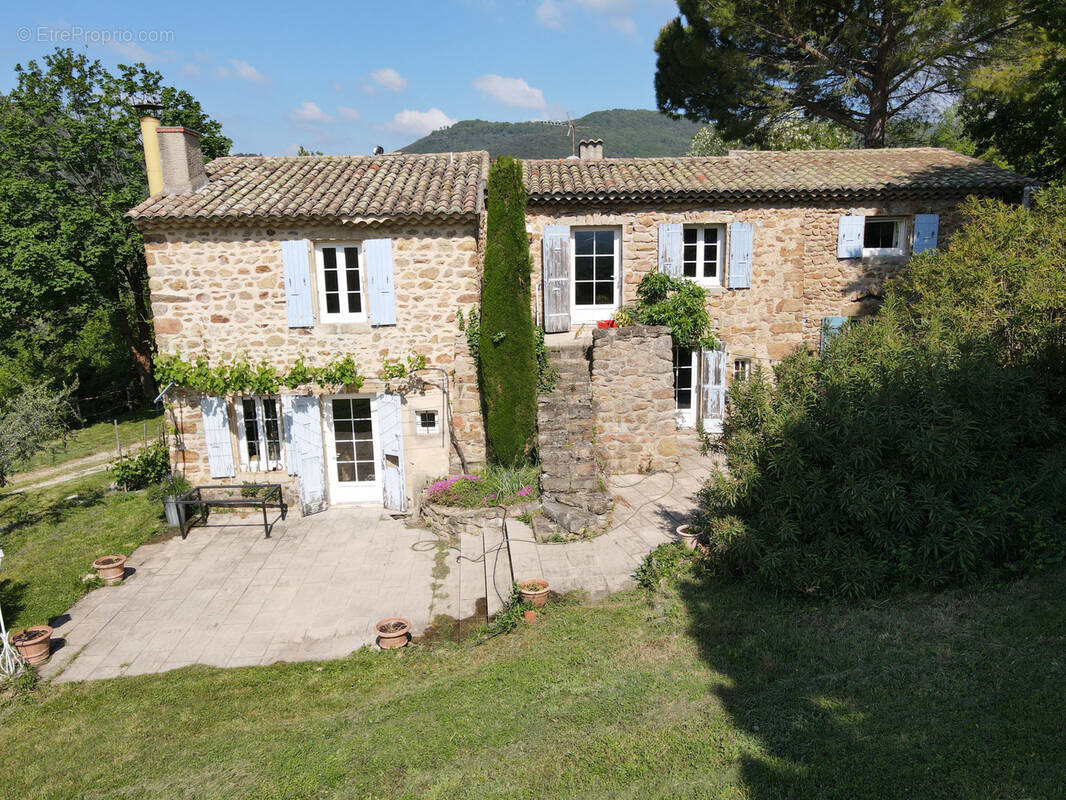 Maison à SAINT-GEORGES-LES-BAINS