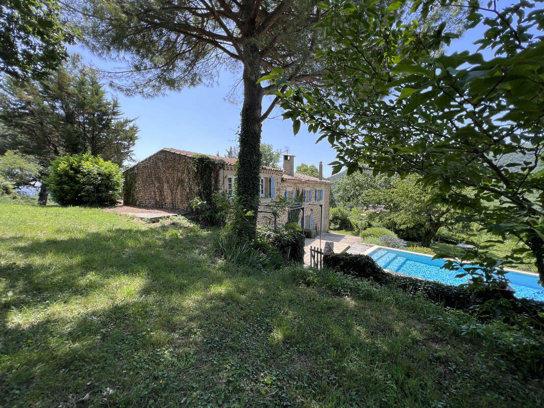 Maison à SAINT-GEORGES-LES-BAINS