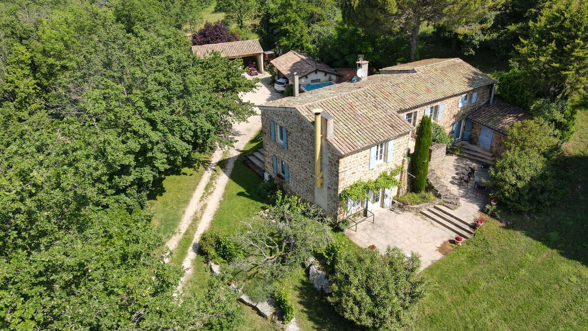 Maison à SAINT-GEORGES-LES-BAINS