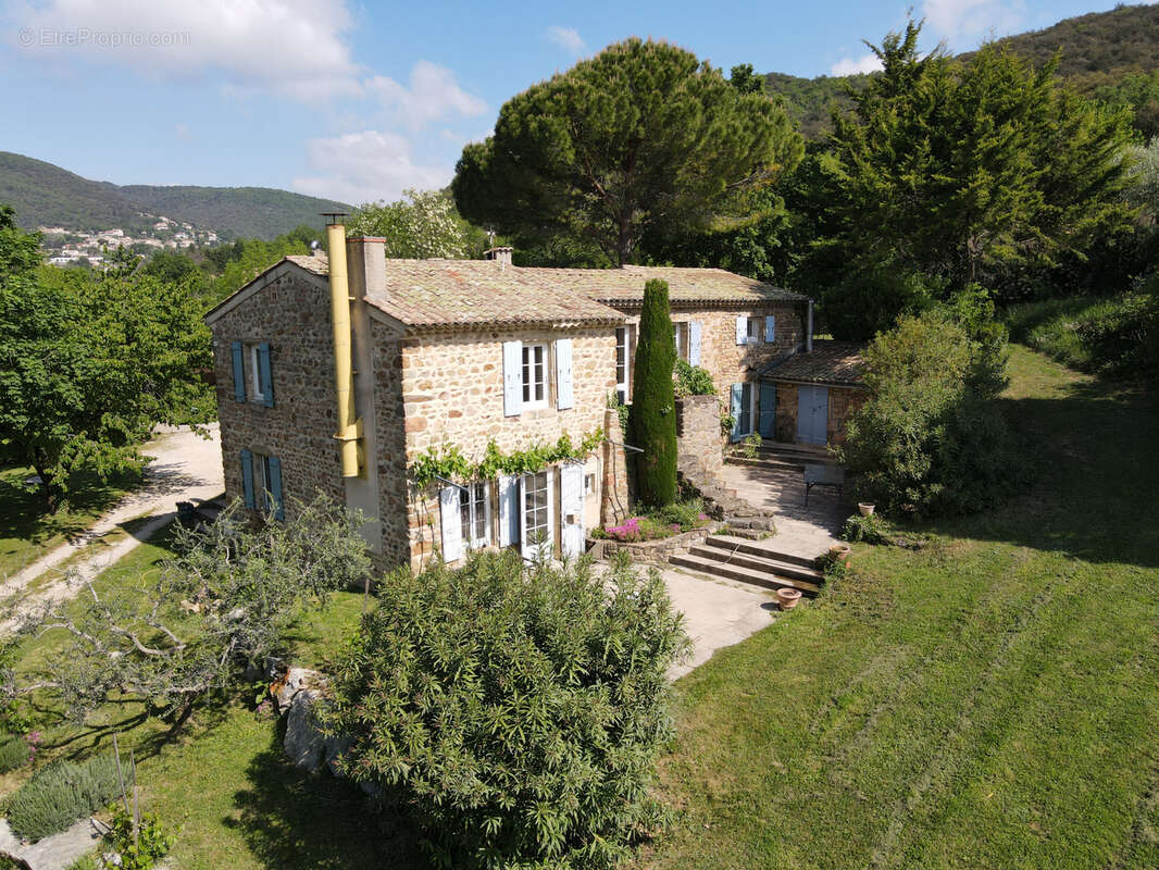 Maison à SAINT-GEORGES-LES-BAINS